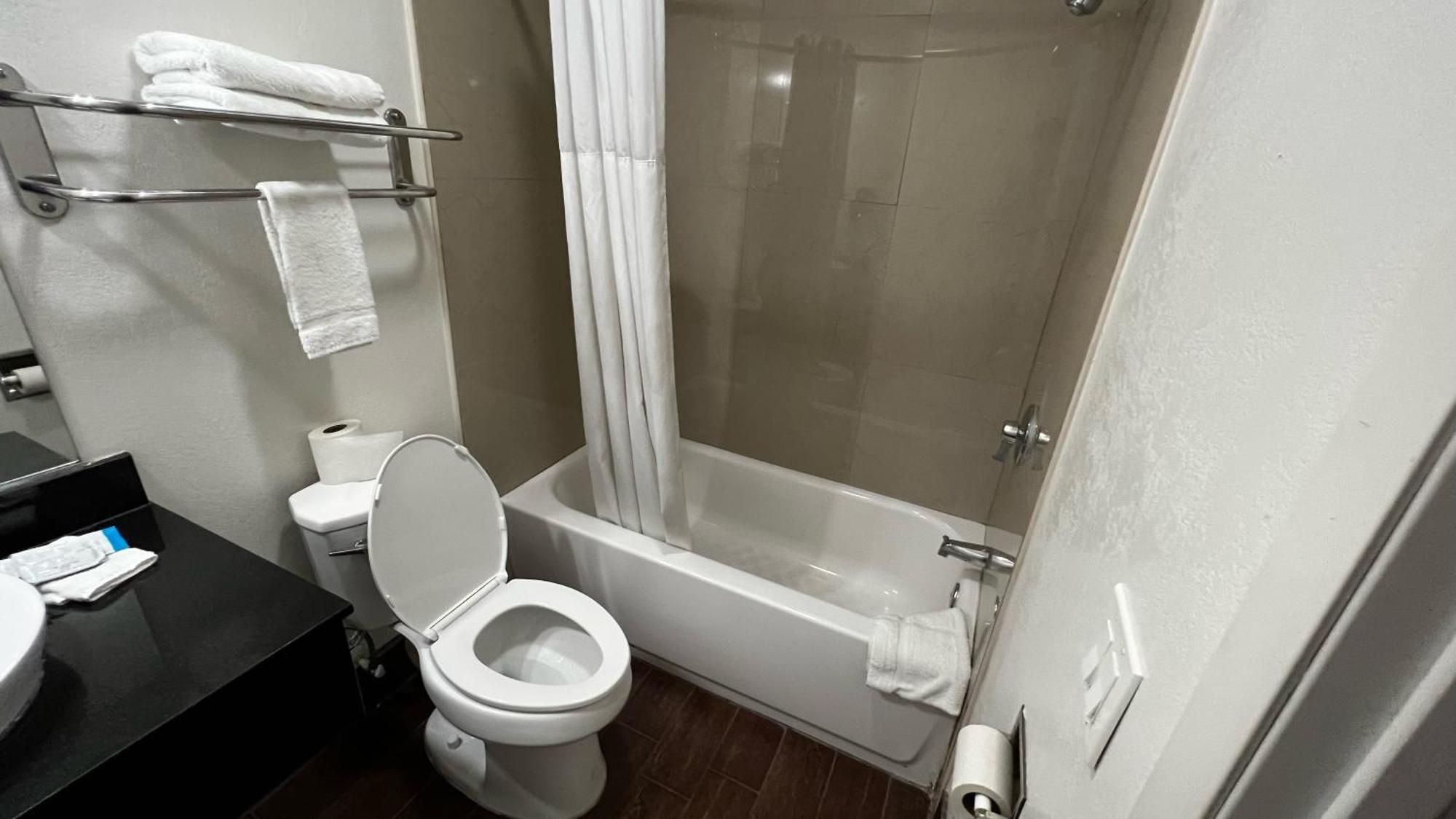 اورانج New American Inn & Suites المظهر الخارجي الصورة